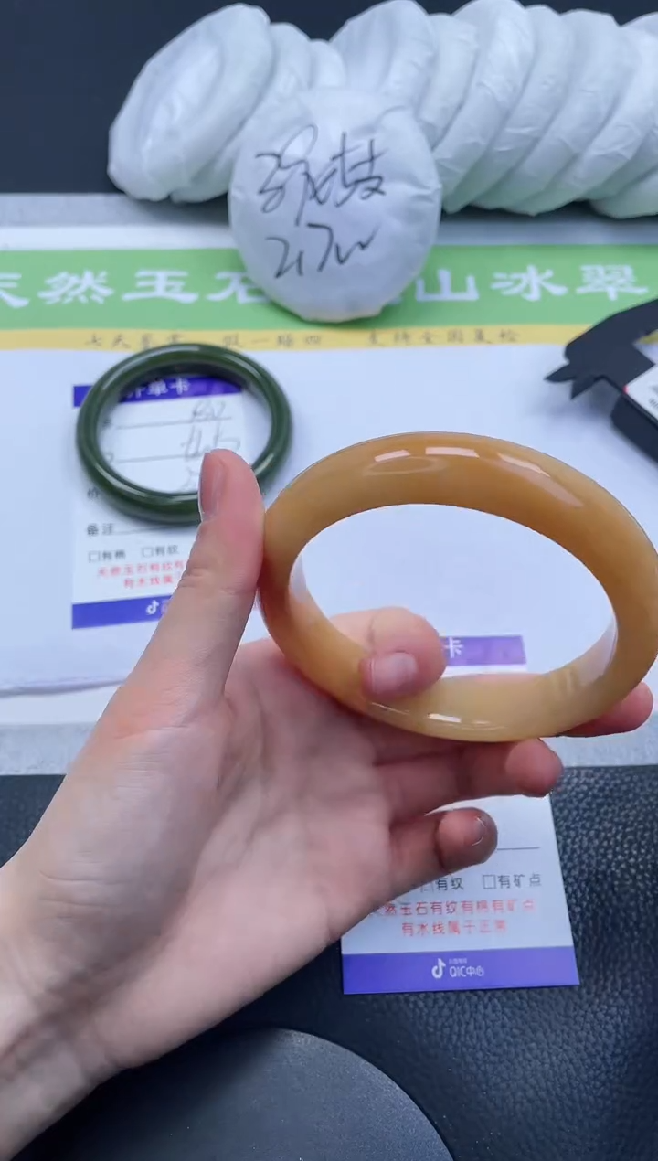 【闪购商品】石英质玉手镯未镶嵌A181-65+