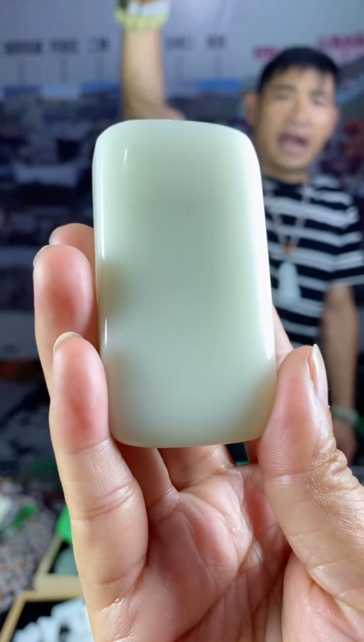 天然玉石未镶嵌颈饰