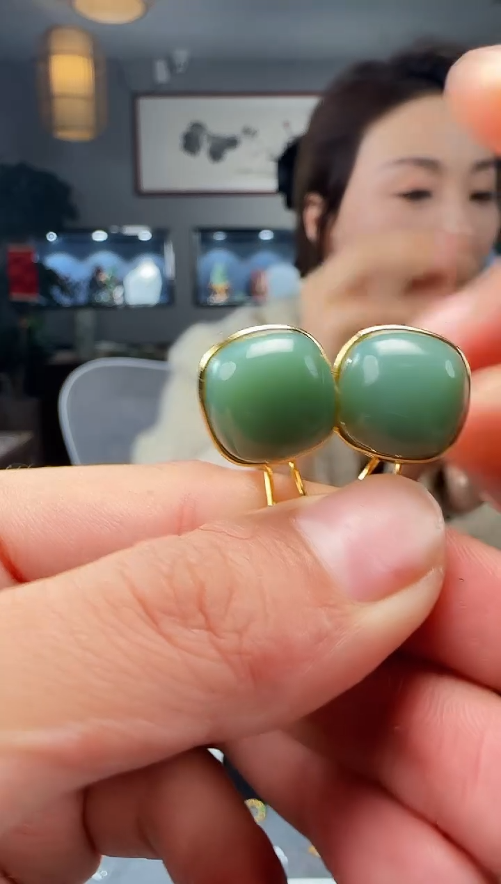 【闪购商品】和田玉耳钉银S925镶嵌1