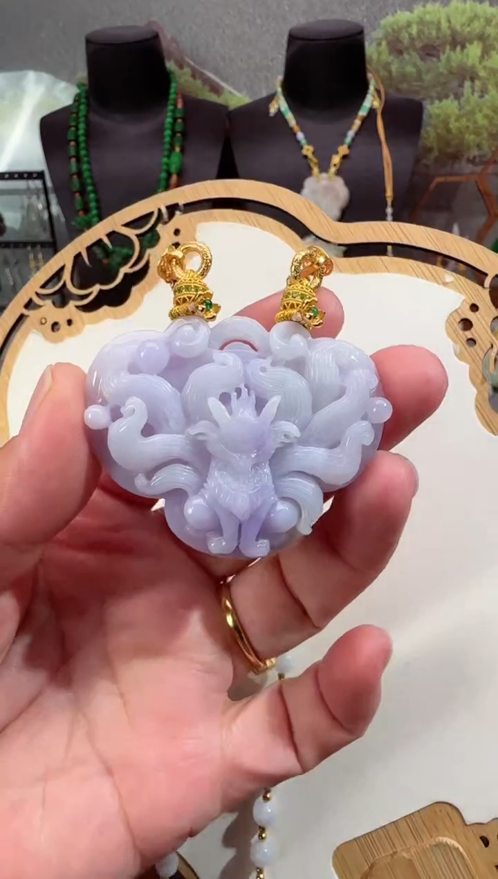 【闪购商品】翡翠颈饰未镶嵌牌子