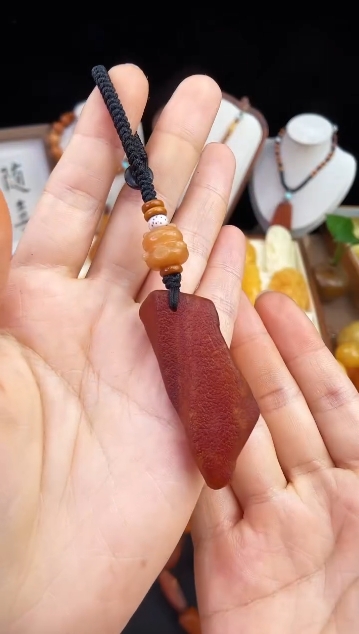 琥珀未镶嵌珠宝奇石柒月