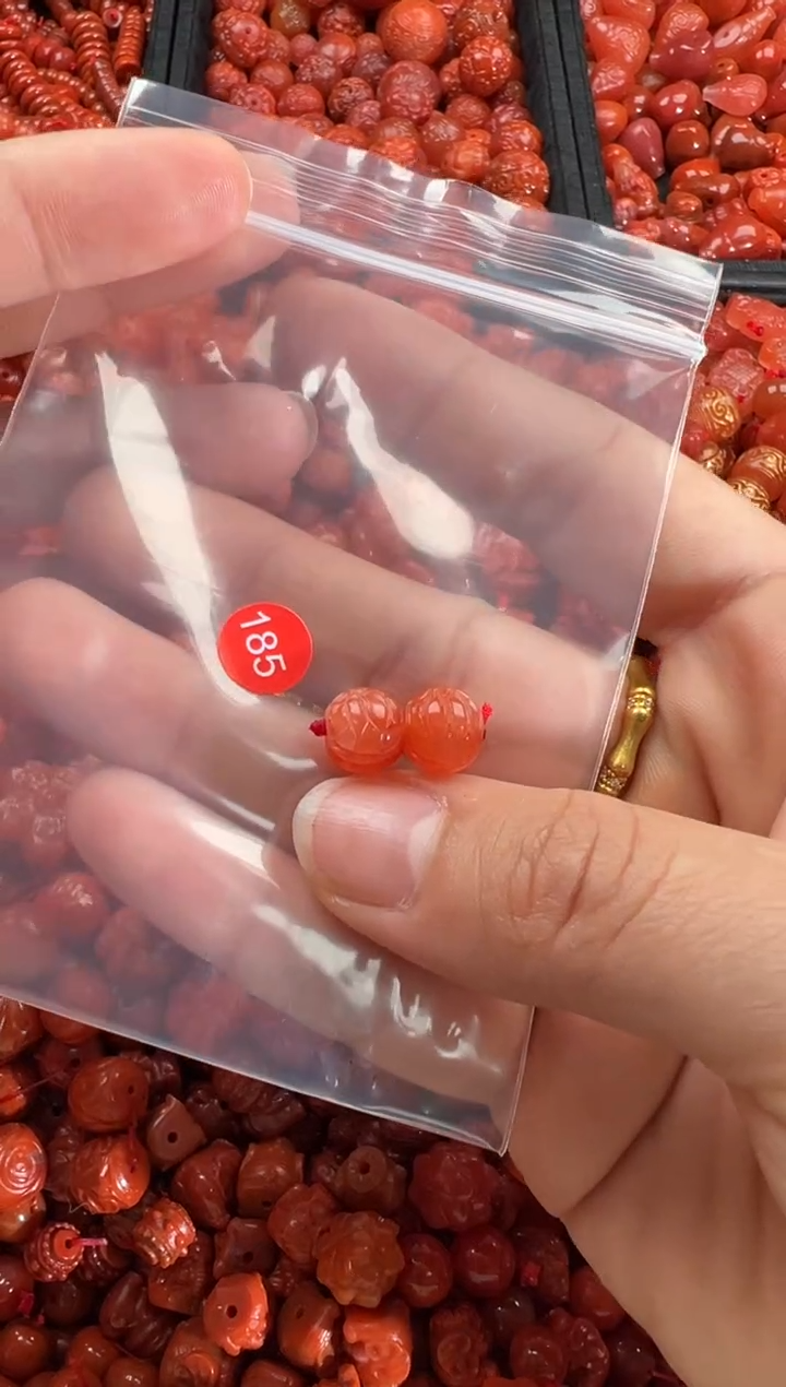 【闪购商品】南红玛瑙颈饰未镶嵌1