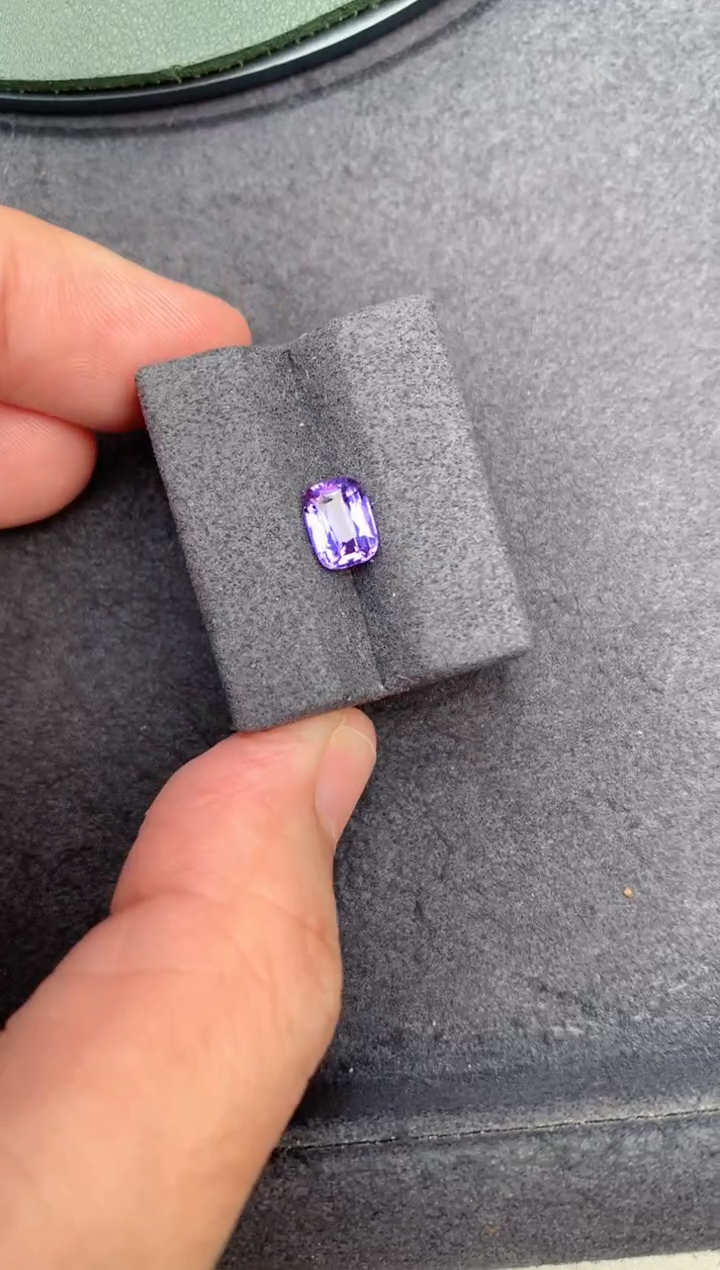 裸石彩色蓝宝石1.5ct紫蓝宝  BE