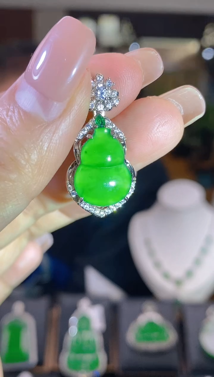 【闪购商品】翡翠吊坠(不含链)未镶嵌翡翠吊坠