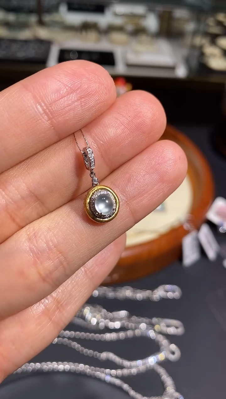 【闪购商品】翡翠颈饰18K金镶嵌吊坠