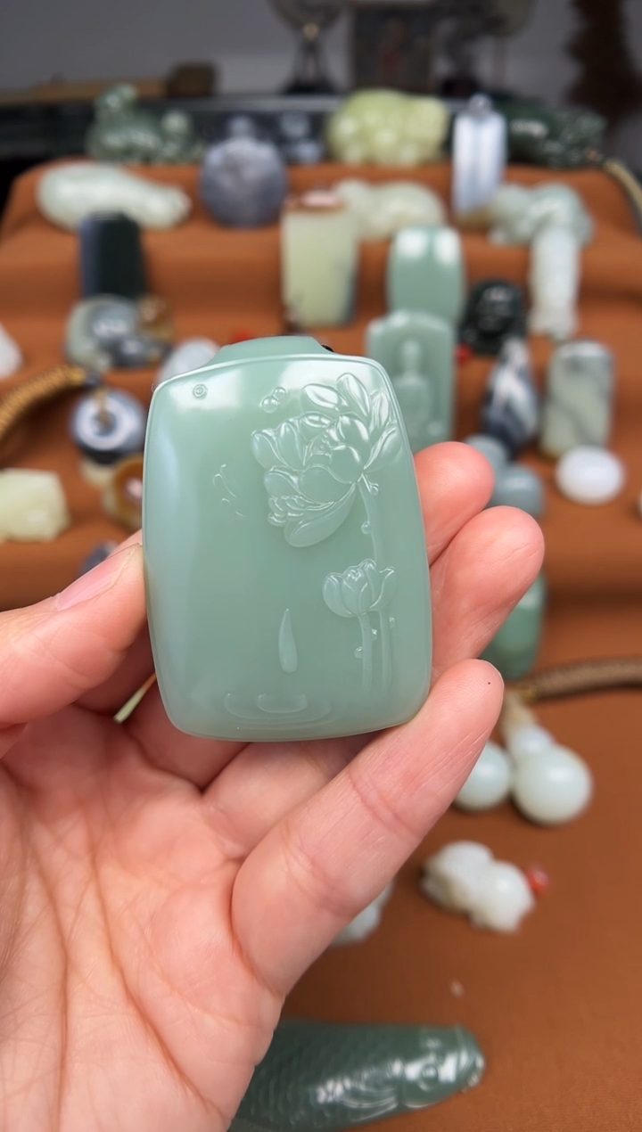 【闪购商品】和田玉颈饰未镶嵌莲花牌