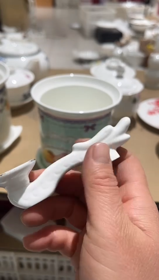 骨瓷小*筷子架1个