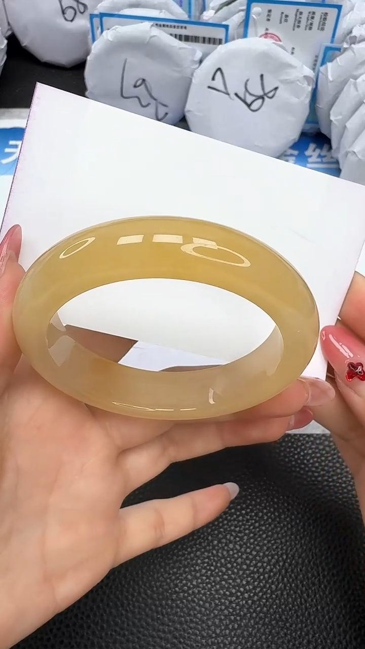 【闪购商品】石英质玉手镯未镶嵌19