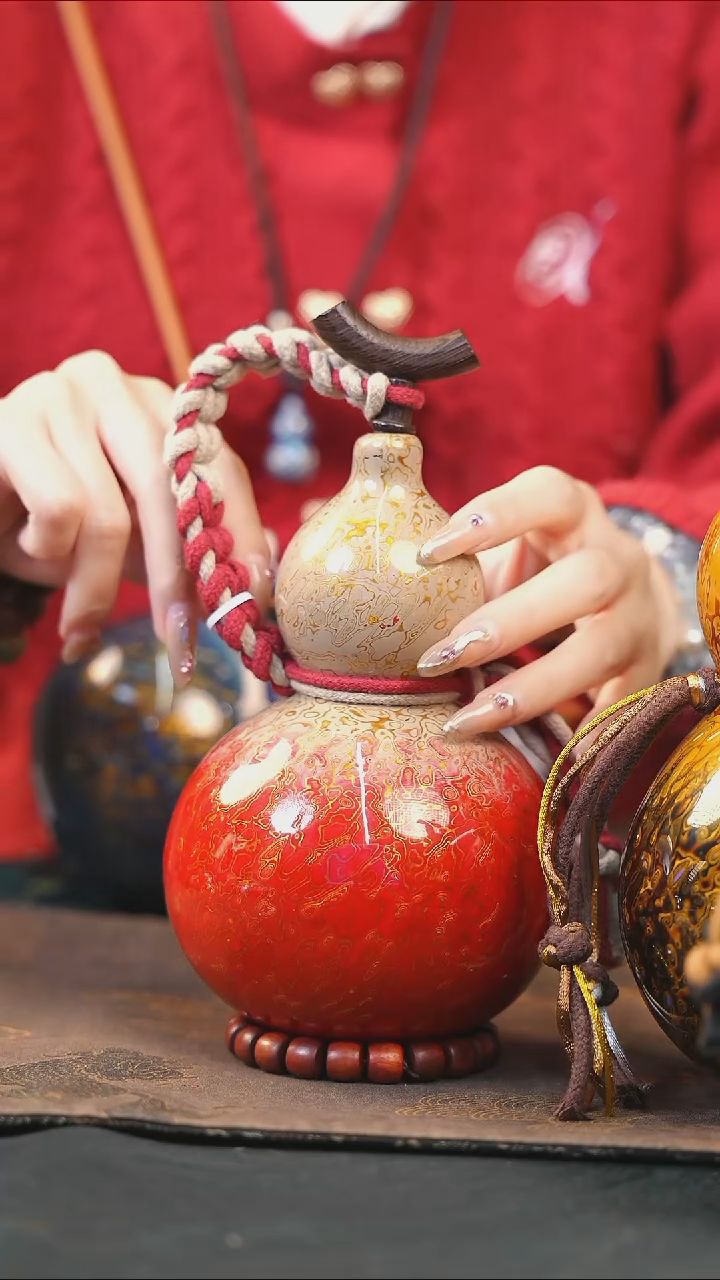 【闪购商品】WD237漆艺酒葫芦不包手串及旋转底座