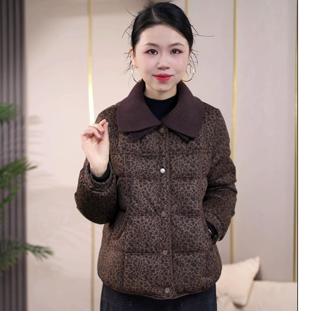 时尚洋气减龄加厚保暖豹纹棉服新款冬款韩版女士短款妈妈棉衣外套