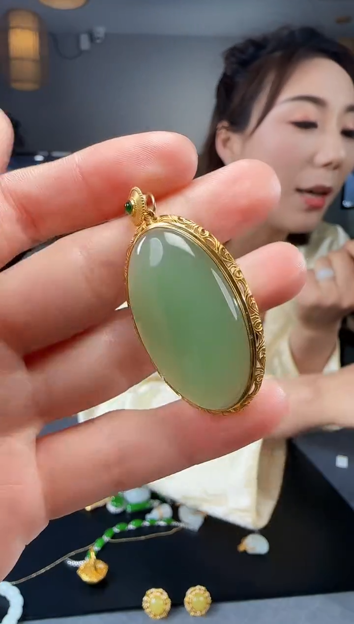 【闪购商品】和田玉吊坠(不含链)18K金镶嵌1