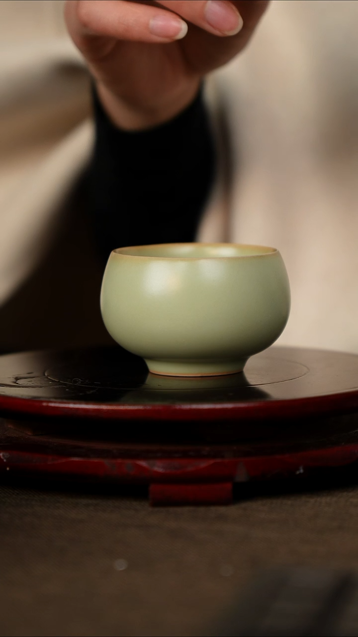 全品 粉青 禅定杯 带底款