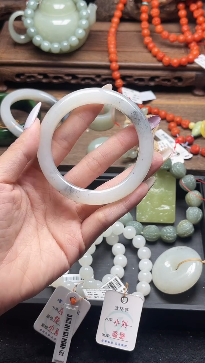 未镶嵌手镯和田玉闲**花新疆黑山 57圈