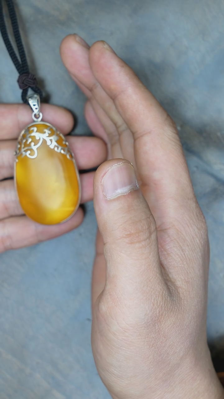 【闪购商品】琥珀裸石银S925镶嵌老蜡橘皮水滴吊坠