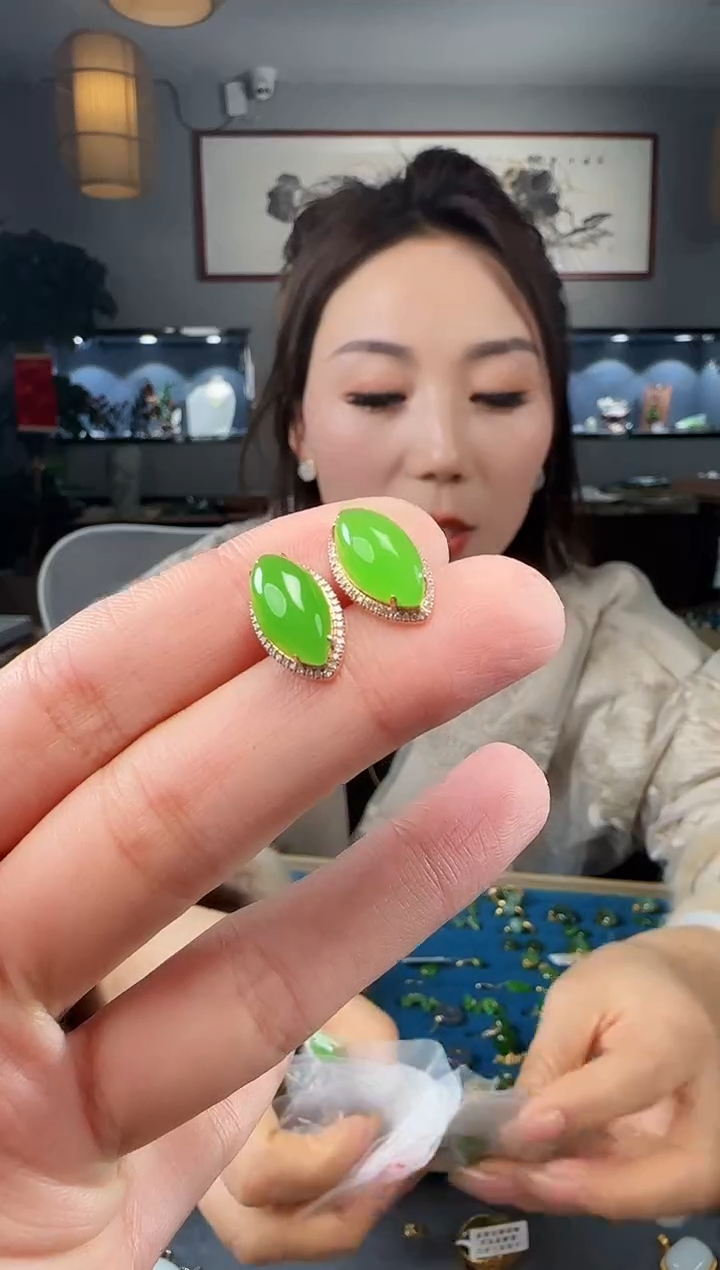 【闪购商品】和田玉耳钉18K金镶嵌4