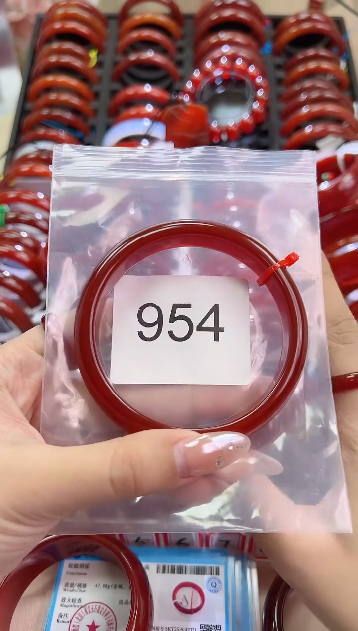 手镯玛瑙/玉髓未镶嵌64圈口*A954