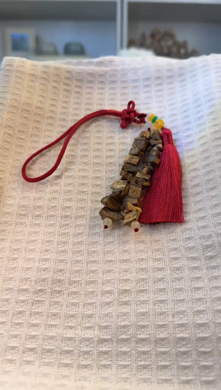 沉香沉香碎屑莉***店奇楠沉香车挂 多样性发一