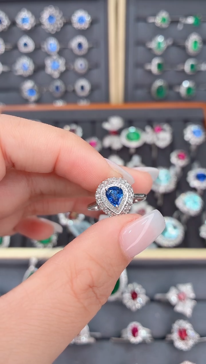 蓝宝石18K戒指18K金镶嵌-0.9ct