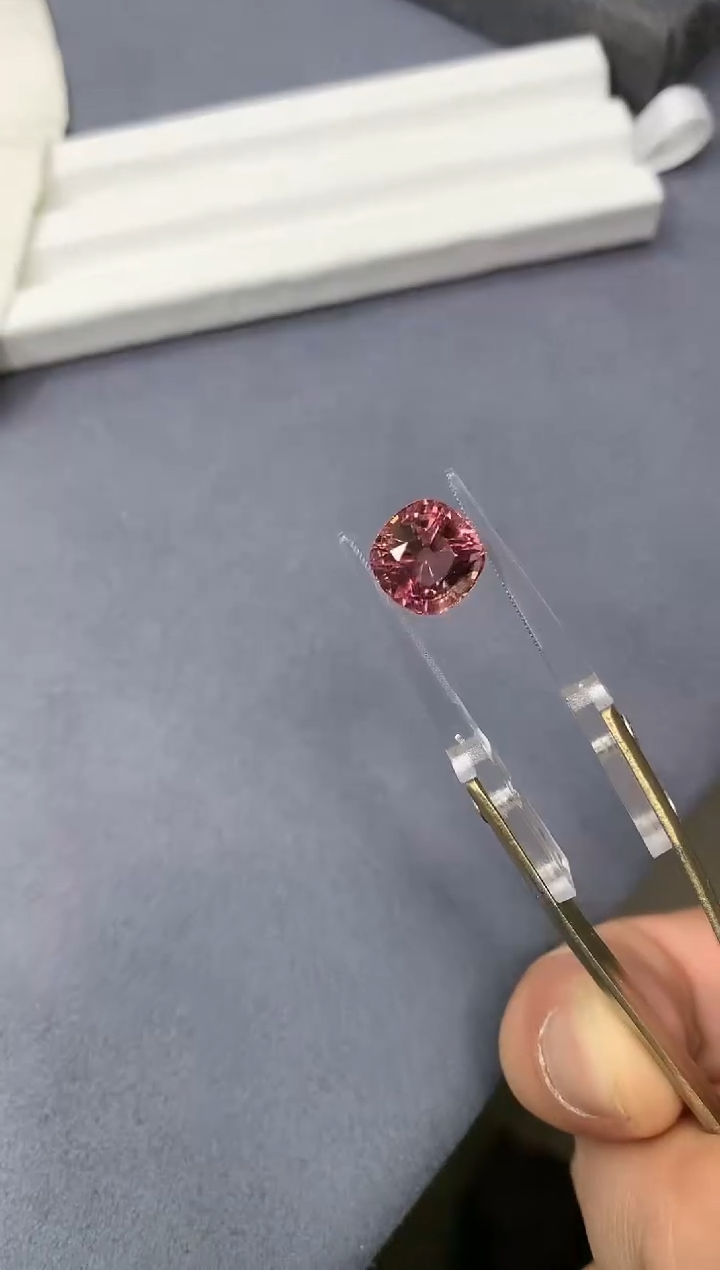 【闪购商品】碧玺裸石未镶嵌4.5ct  37