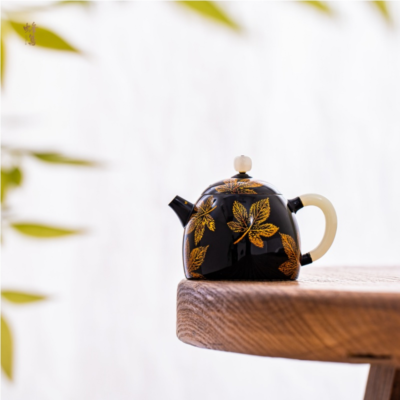 蜂鸟工坊 出口 大漆 枫叶秦权小壶  WCDQH011