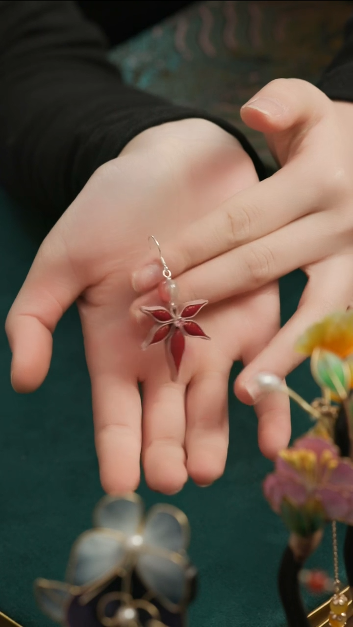 刺绣湘传礼盘扣耳饰