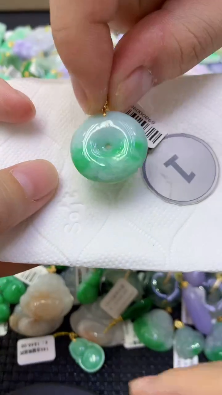 颈饰未镶嵌翡翠天然缅甸翡翠A货