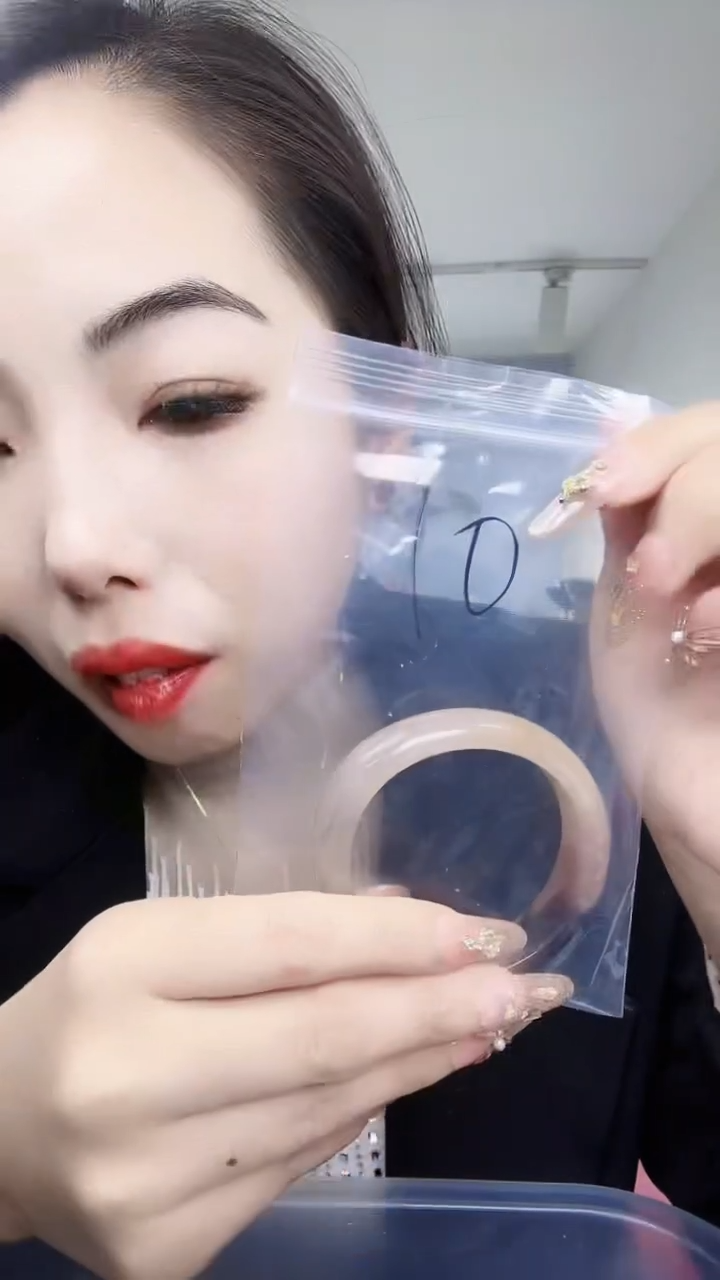 【闪购商品】石英质玉手镯未镶嵌金丝玉手镯 54-56圈口 微瑕