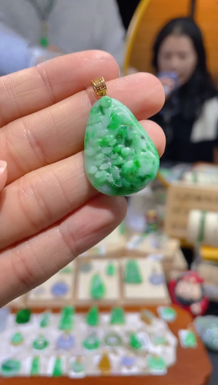 【闪购商品】翡翠颈饰18K金镶嵌假一赔三