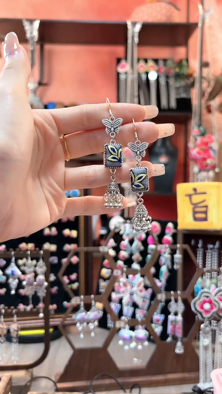 织绣云织谣民族风精美饰品 128