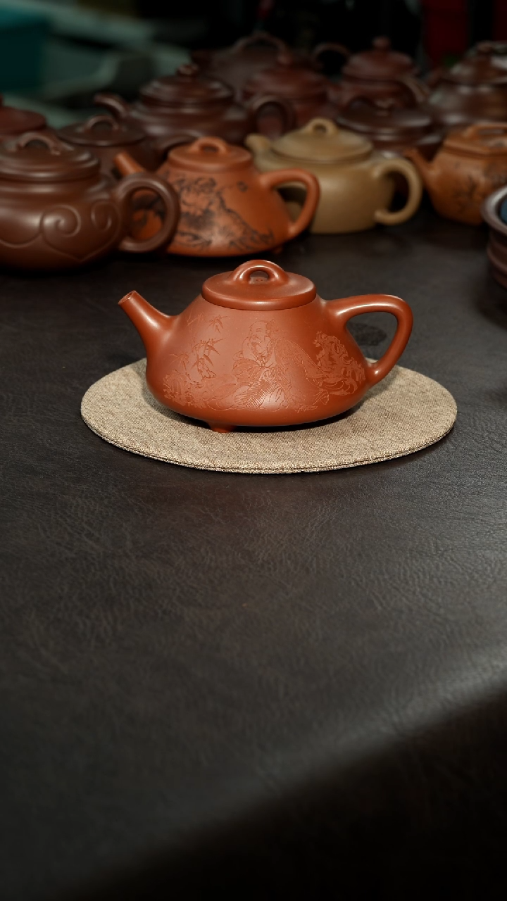 茶壶紫砂·***好子冶石瓢汪达明红皮龙270cc