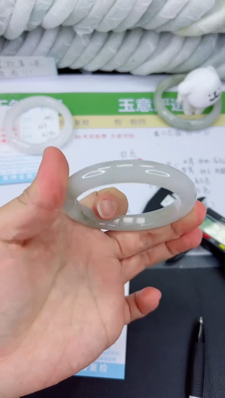 【闪购商品】石英质玉手镯未镶嵌454-56.1