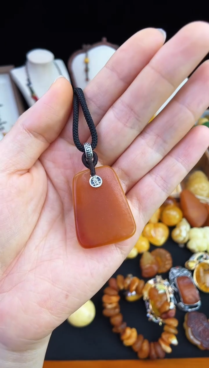 未镶嵌琥珀珠宝奇石柒月