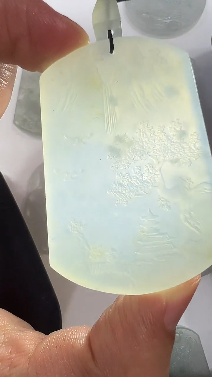 定制翡翠未镶嵌山水牌