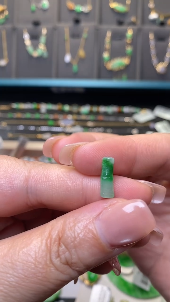 颈饰未镶嵌翡翠净货39284