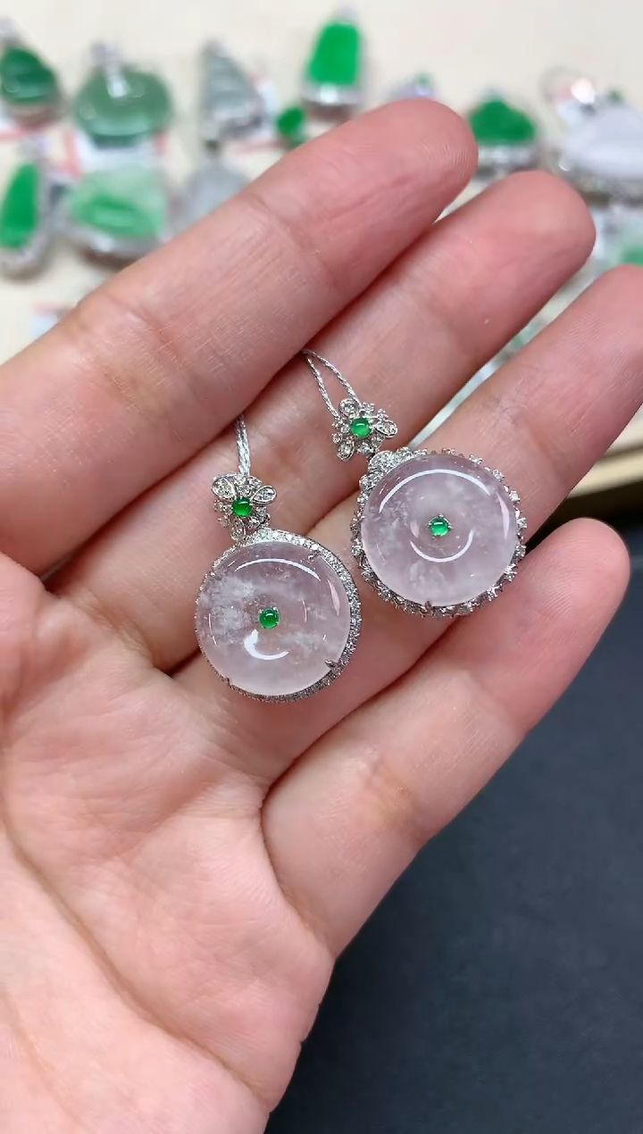 【闪购商品】翡翠吊坠(不含链)18K金镶嵌W17|2980多样性发其一