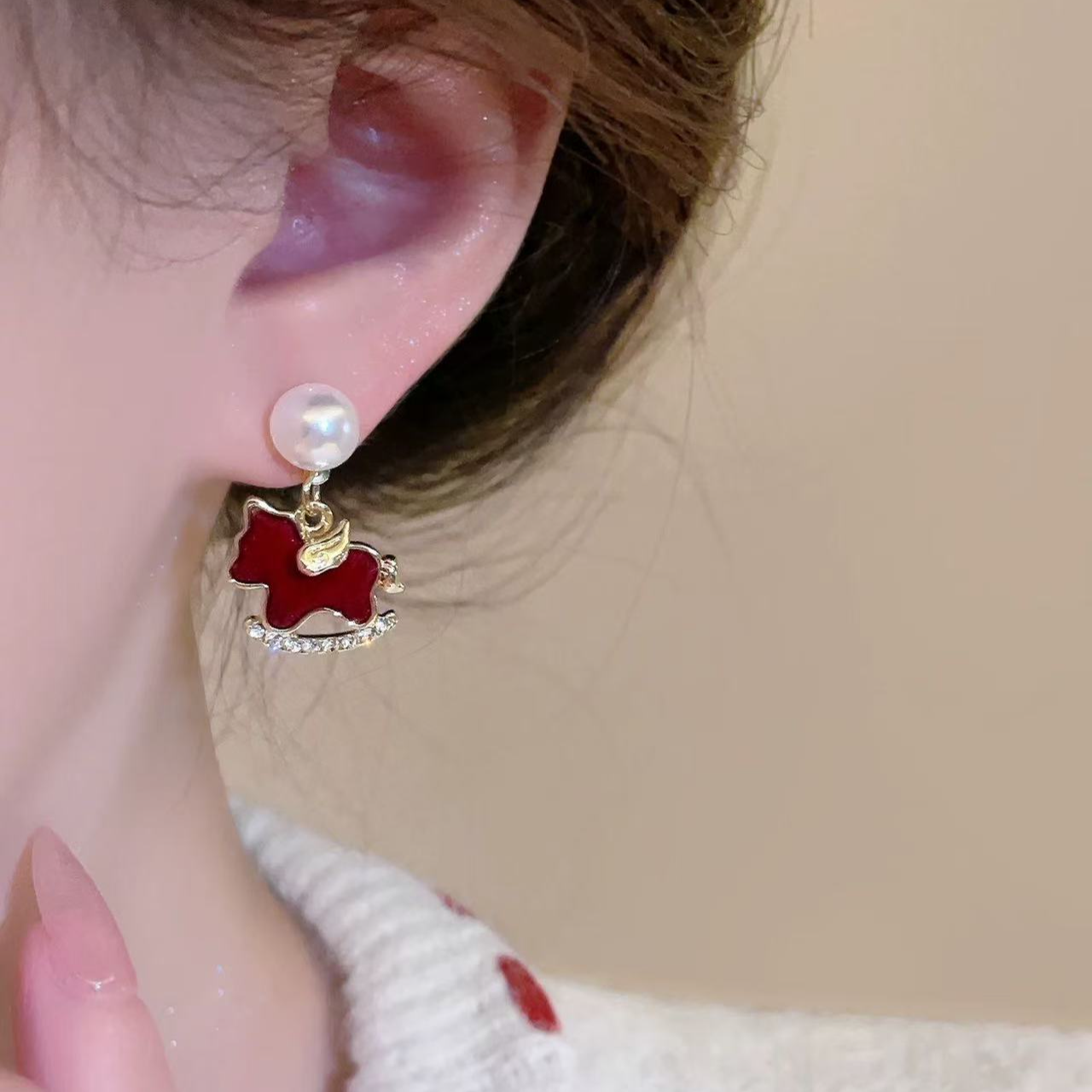 铜合金耳饰 重工定制耳环小香风珍珠耳扣优雅气质多戴红豆耳钉女