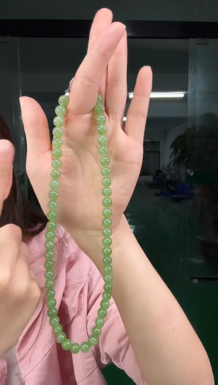 项链未镶嵌和田玉碧玉8mm果绿色项链（无黑点）