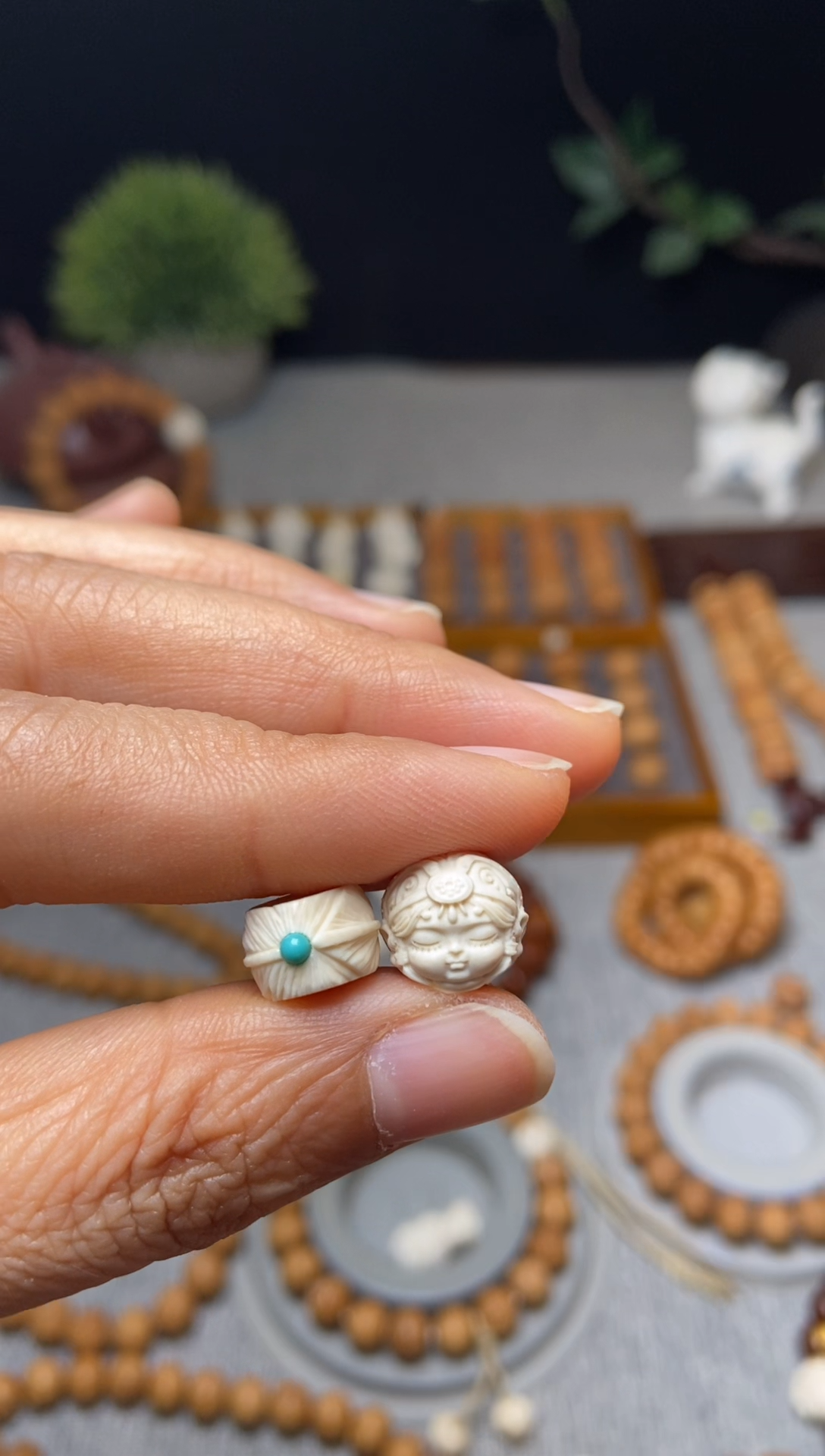 【闪购商品】猴头核桃吊坠羽毛10+/扎基拉姆11+