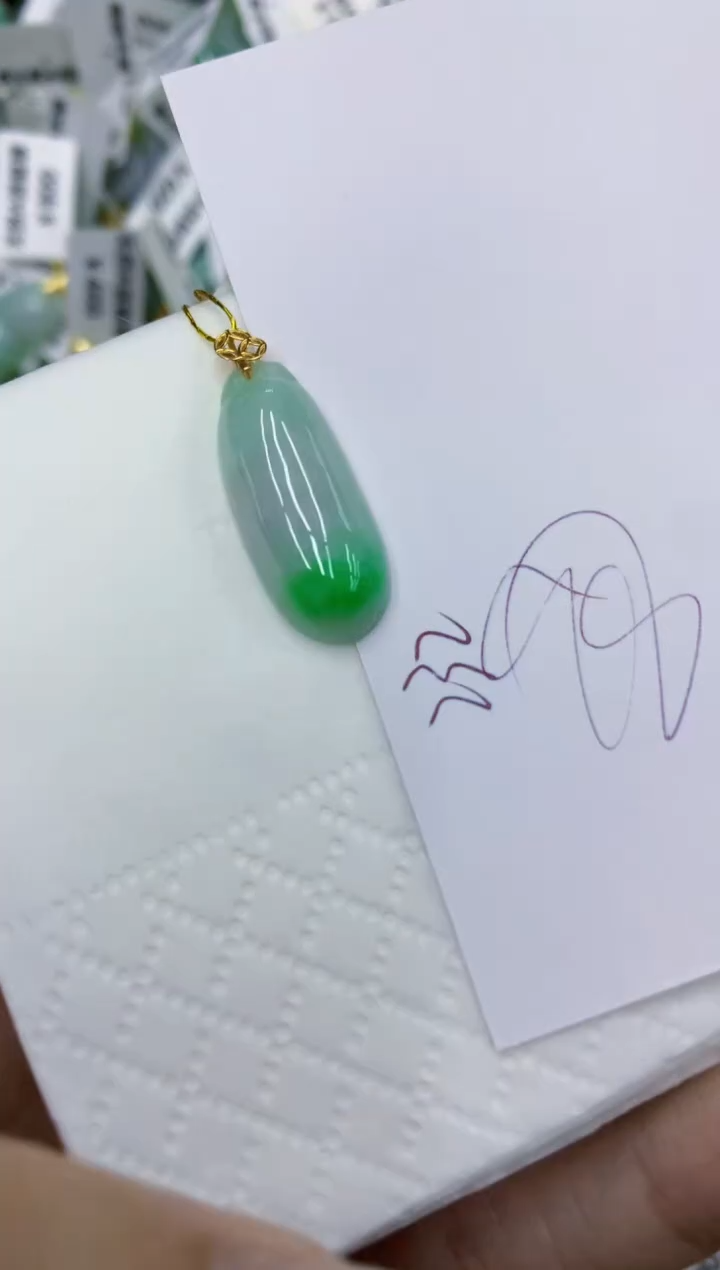颈饰18K金镶嵌翡翠11111111111