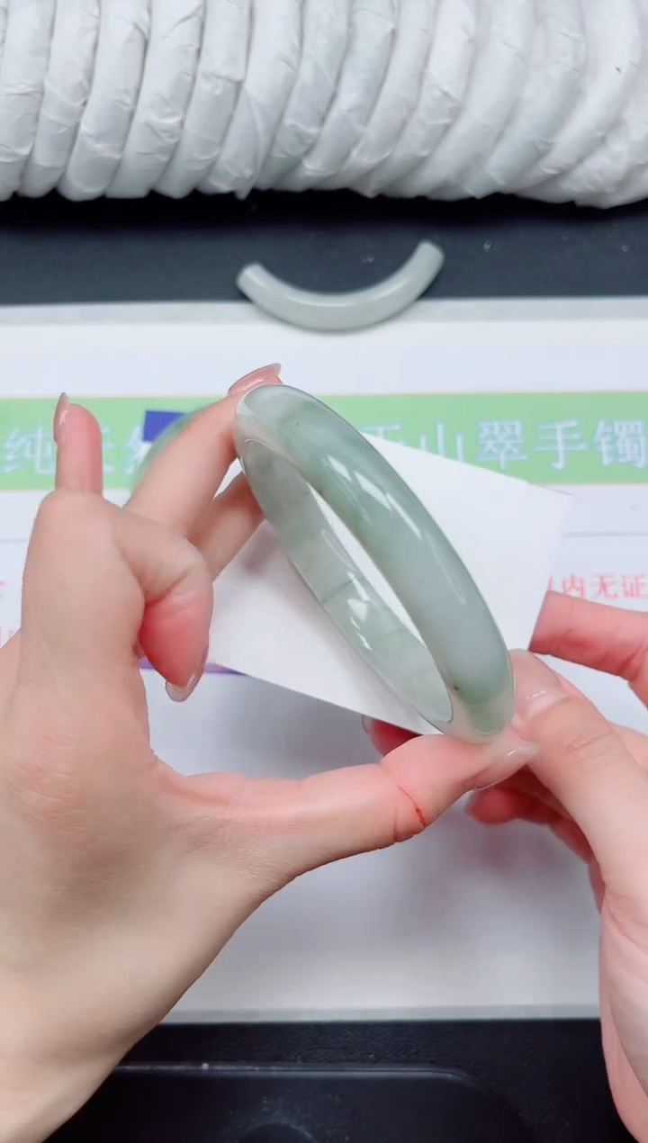 【闪购商品】石英质玉手镯未镶嵌151-64.5