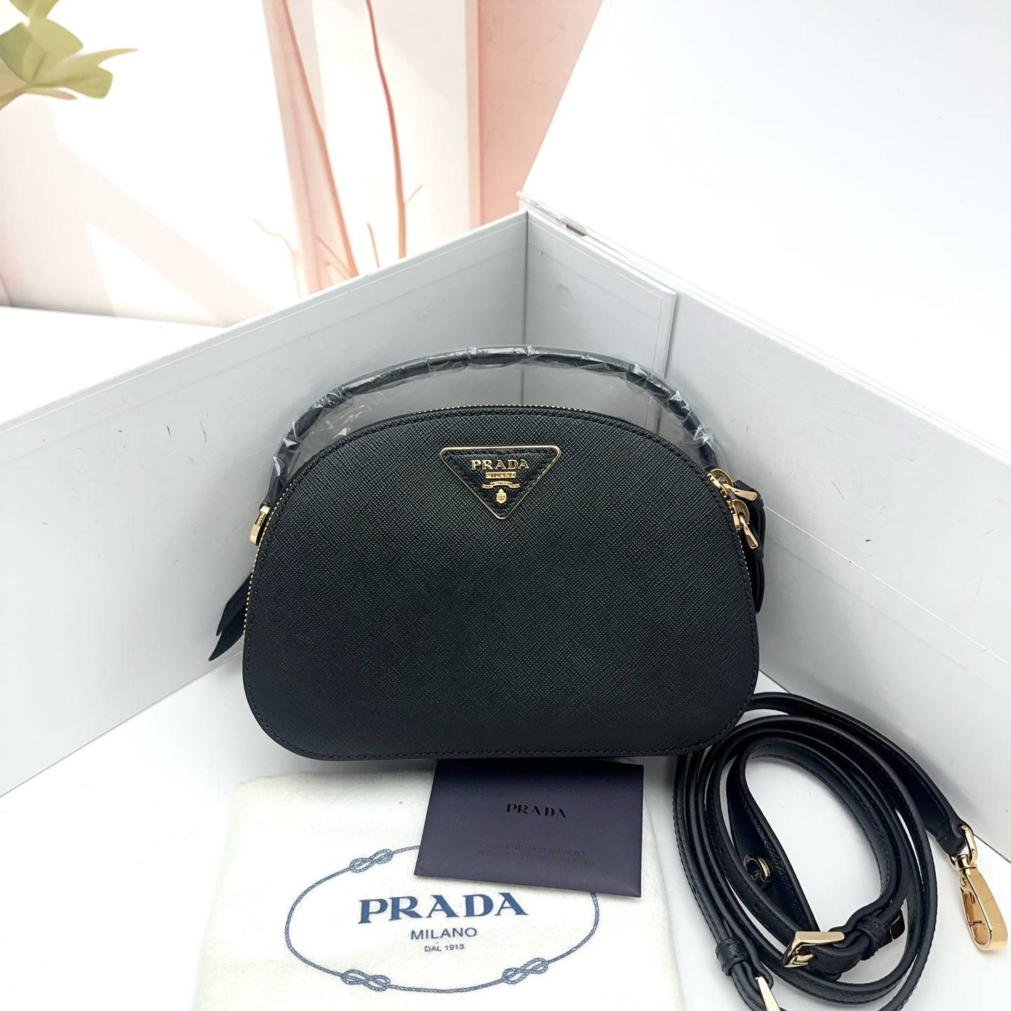 99新 Prada/普拉达 C53/50868/单肩包
