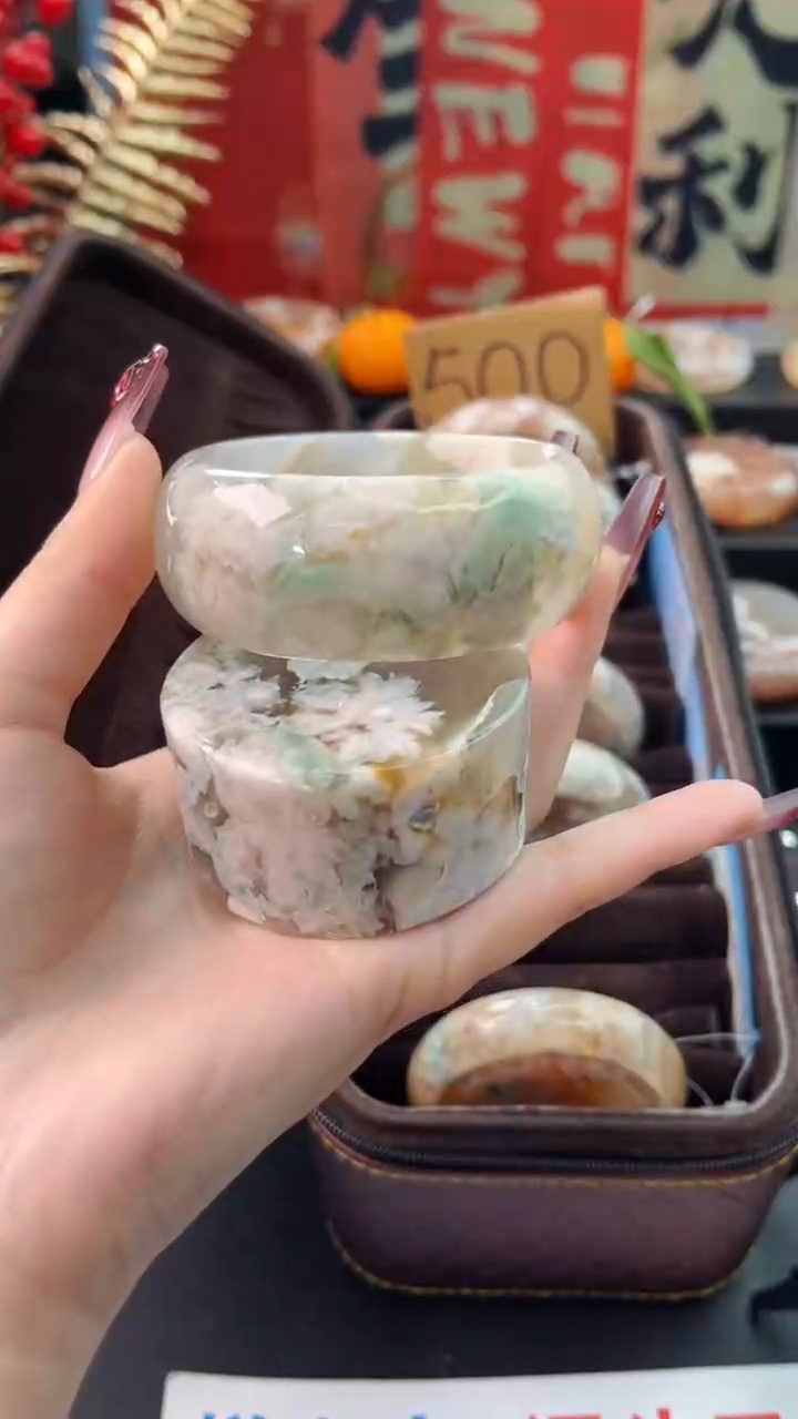 【闪购商品】石英质玉手镯未镶嵌赠送镯心（54圈口