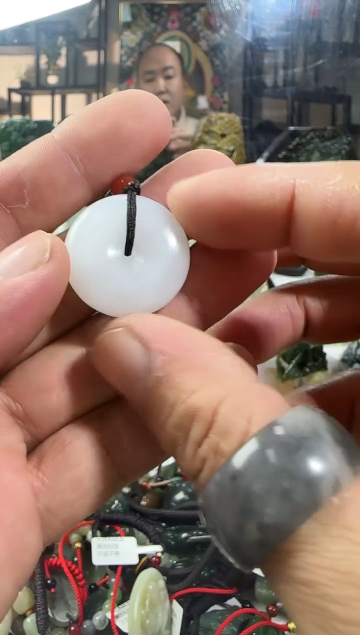 颈饰未镶嵌和田玉平安扣k26