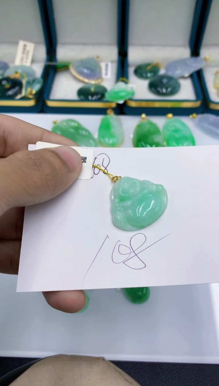 颈饰18K金镶嵌翡翠翡翠