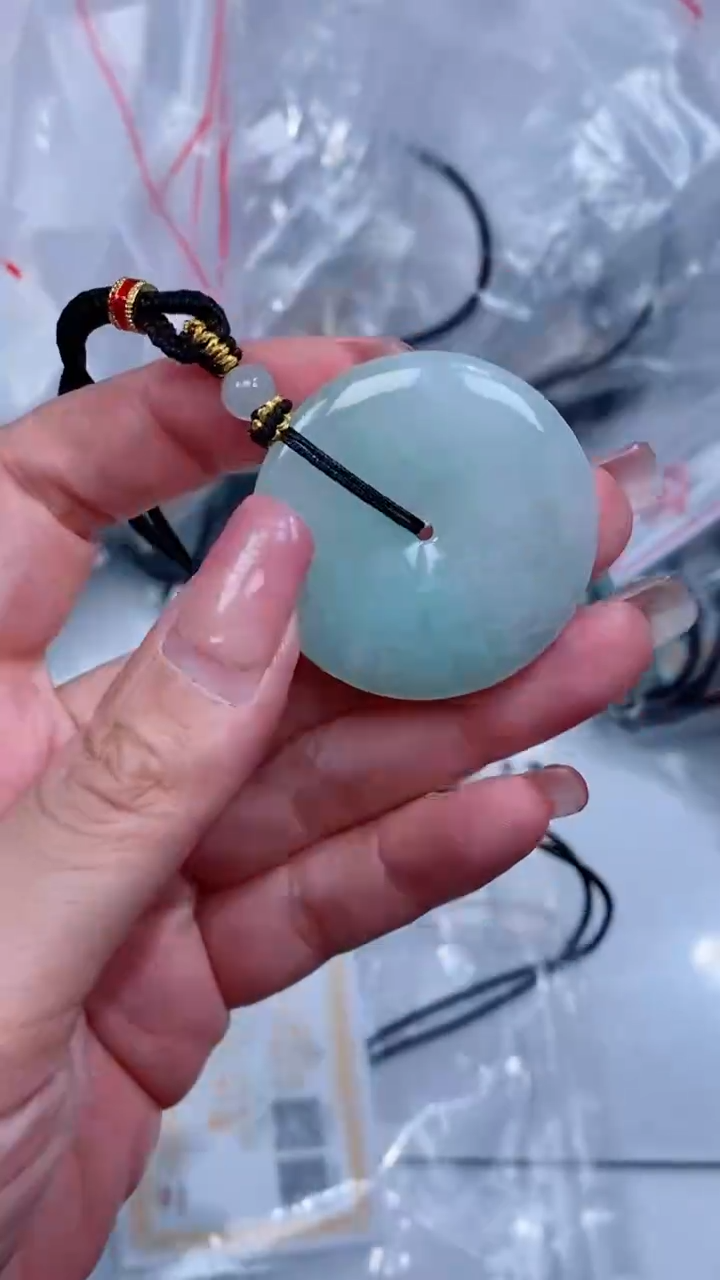 翡翠未镶嵌颈饰吊坠