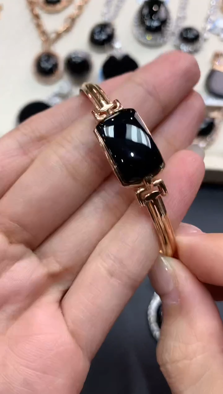 【闪购商品】翡翠手镯18K金镶嵌w128        