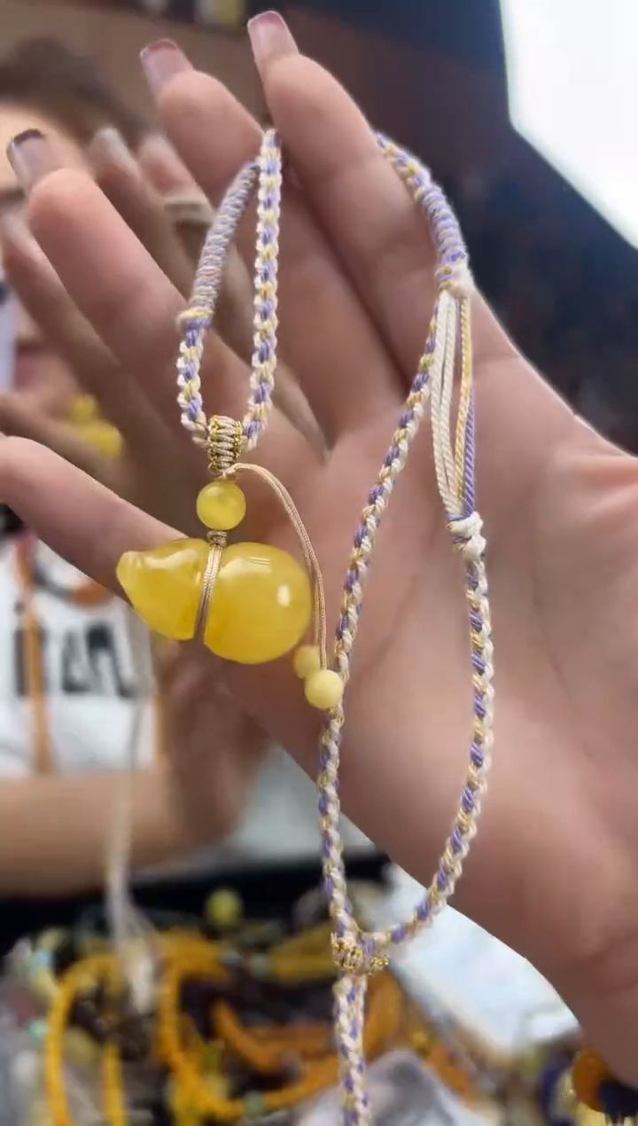 【闪购商品】琥珀裸石未镶嵌蜜蜡吊坠多样性发一条