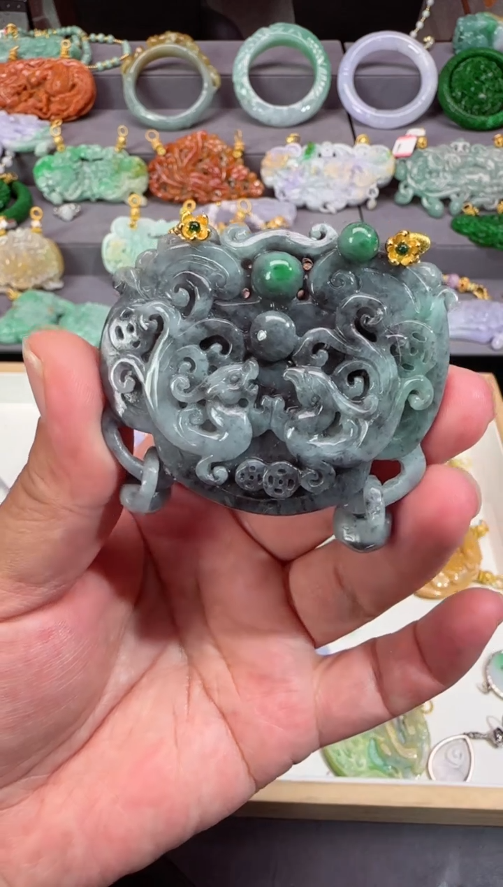 【闪购商品】翡翠颈饰未镶嵌牌子