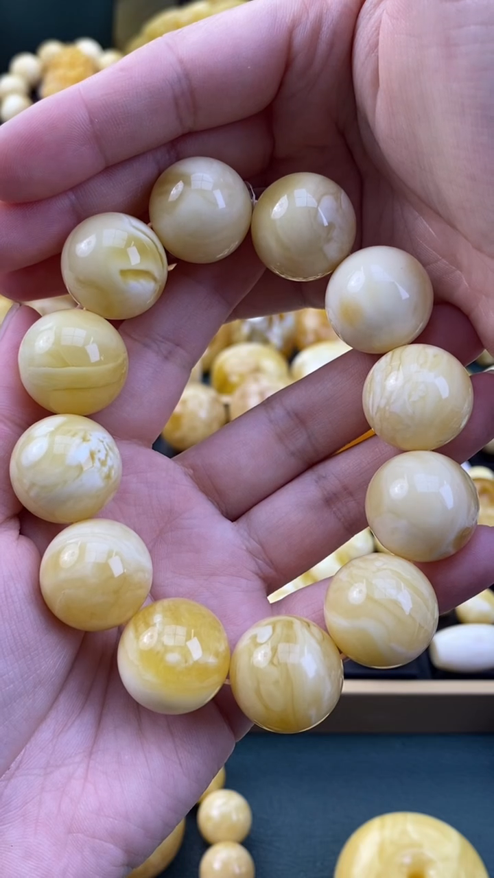 【闪购商品】琥珀裸石未镶嵌月.44/卡20