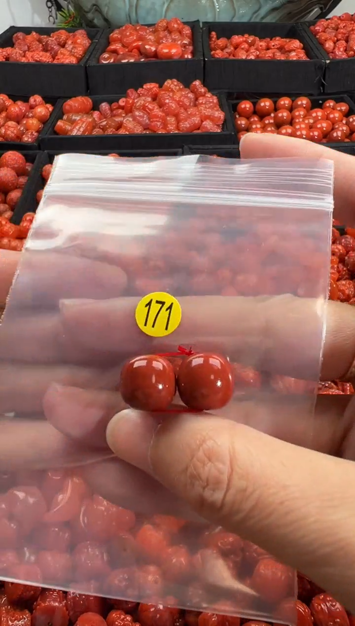 颈饰未镶嵌南红玛瑙1